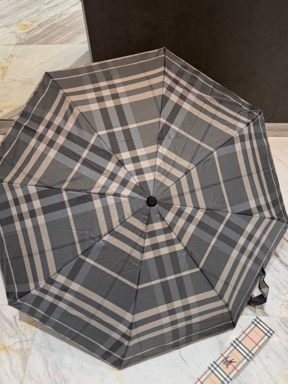 🔥🔥 Burberry Fully Opaque, UV-Blocking Sun & Rain Umbrella